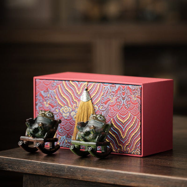 Color-Changing Rocking Money Toad, Chinese Lucky Mascot Tea Pet (2-Piece Gift Set)
