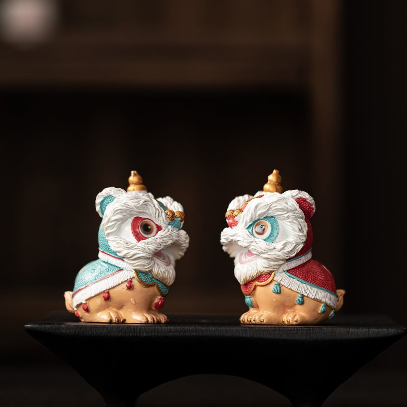 Magical Color-Changing Lion Tea Pet, Auspicious Ornament for Tea Table
